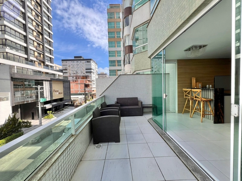SACADA DE FRENTE E TERRAÇO ESPAÇOSO – CONFORTO COM ESTILO: 20ª foto da galeria de imagens do imóvel