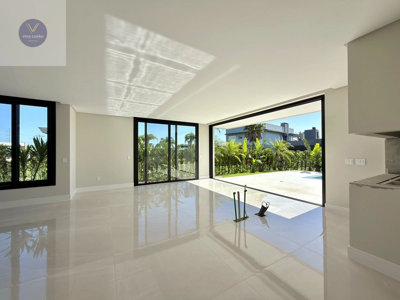 SOBRADO NEOCLÁSSICO À VENDA! 5 SUÍTES • ACESSO À LAGOA • 401 M²: 11ª foto da galeria de imagens do imóvel