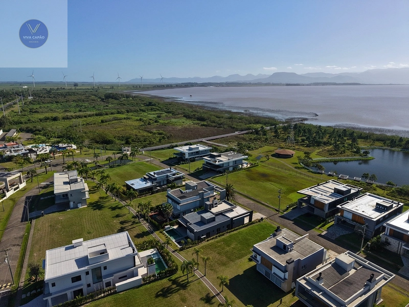 SOBRADO NEOCLÁSSICO À VENDA! 5 SUÍTES • ACESSO À LAGOA • 401 M²: 41ª foto da galeria de imagens do imóvel