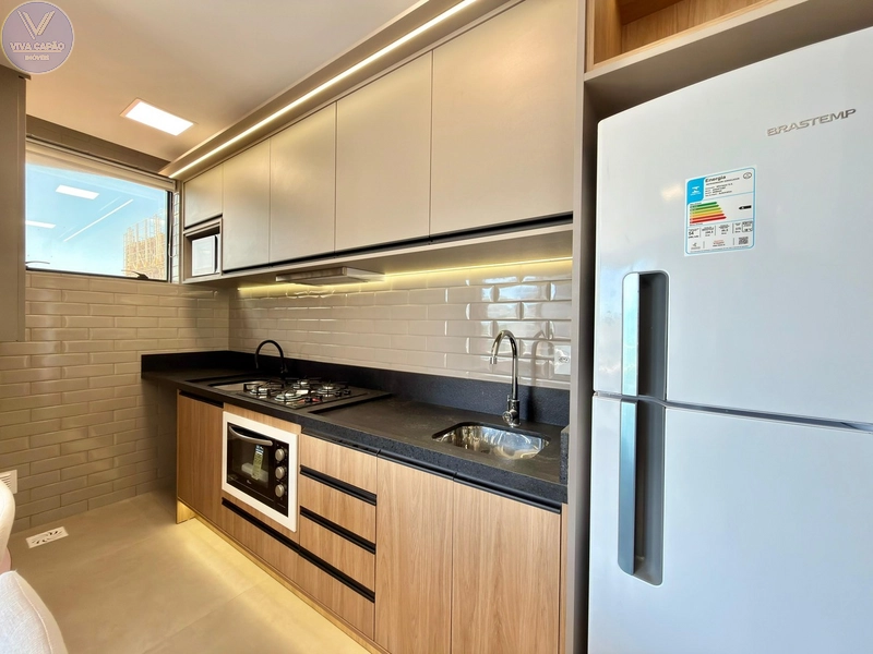 APARTAMENTO À VENDA EM CAPÃO DA CANOA COM SACADA DE FRENTE E VISTA MAR: 7ª foto da galeria de imagens do imóvel