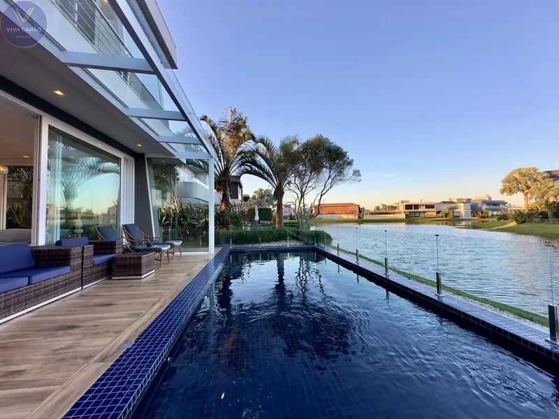 LINDO SOBRADO A BEIRA LAGO COM 5 SUÍTES: 3ª foto da galeria de imagens do imóvel