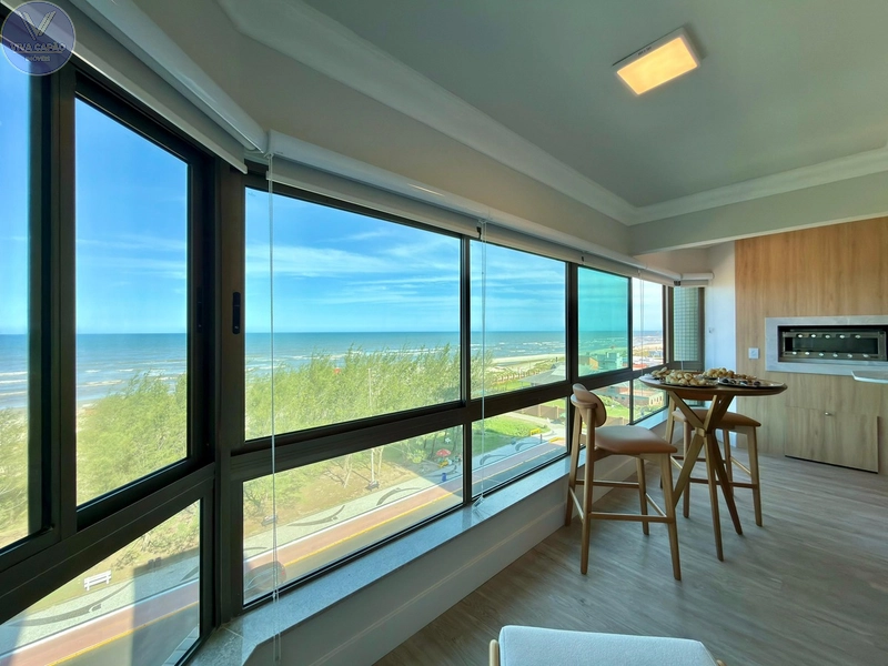 APARTAMENTO À VENDA DE FRENTE PARA PRAIA  PÉ NA AREIA: 1ª foto da galeria de imagens do imóvel
