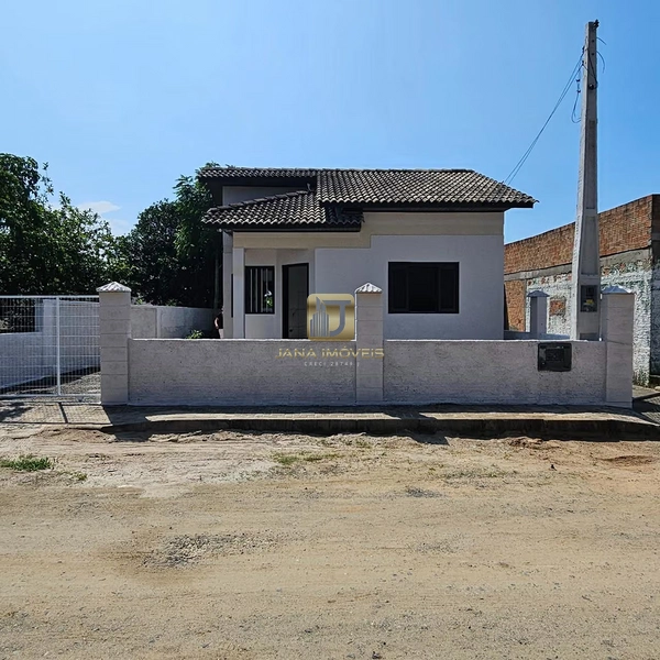 Excelente casa de 2 dormitórios em Araranguá SC: 2ª foto da galeria de imagens do imóvel