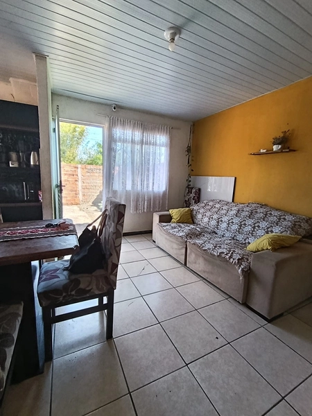 Casa de esquina com dois dormitórios a venda em Gravataí.: 4ª foto da galeria de imagens do imóvel