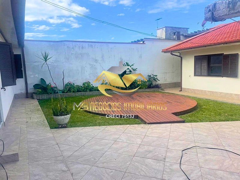 CASA À VENDA – BARREIROS | SEMIMOBILIADA: 3ª foto da galeria de imagens do imóvel