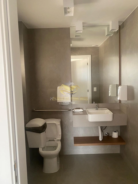 Lindo apartamento sem mobília com sacada: 18ª foto da galeria de imagens do imóvel