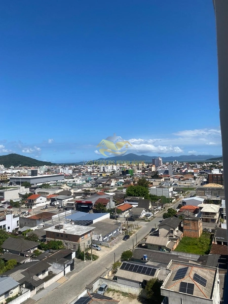 Lindo apartamento sem mobília com sacada: 13ª foto da galeria de imagens do imóvel