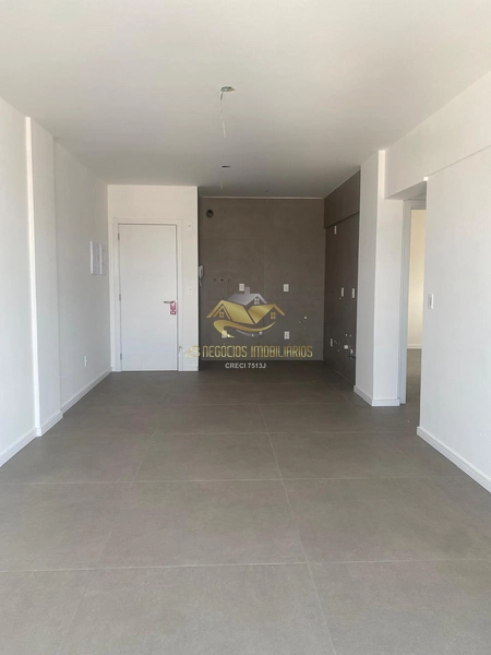 Lindo apartamento sem mobília com sacada: 4ª foto da galeria de imagens do imóvel