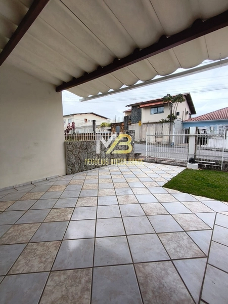 Casa com pátio grande.: 28ª foto da galeria de imagens do imóvel