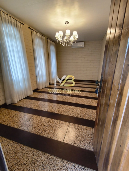 Casa com pátio grande.: 2ª foto da galeria de imagens do imóvel