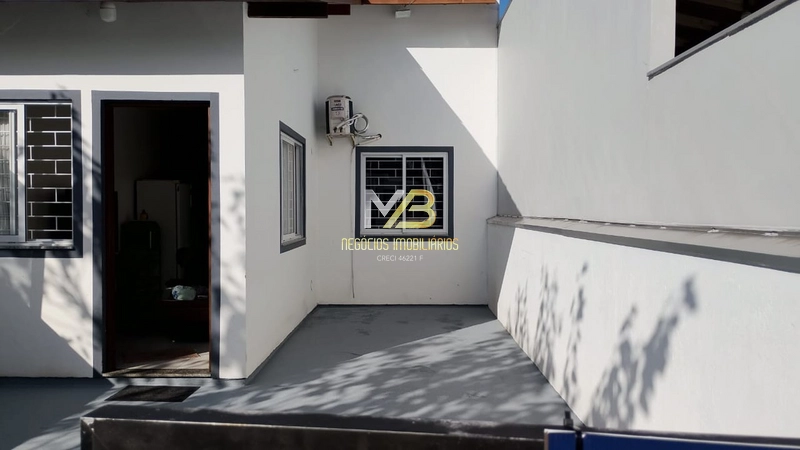 CASA GERMINADA COM EXCELENTE ACABAMENTO: 1ª foto da galeria de imagens do imóvel