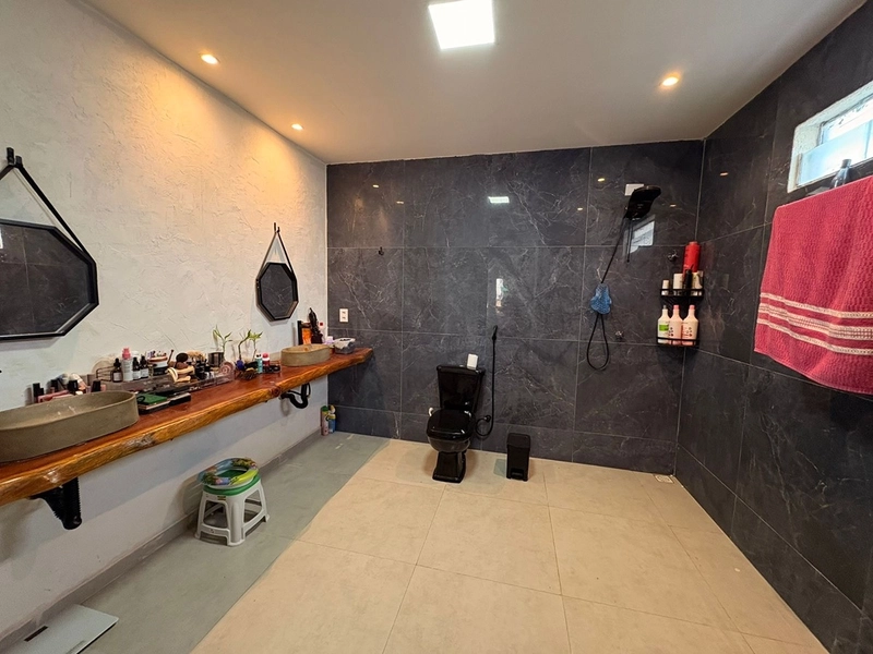Comprar uma casa para passar aperto na suíte? Aqui não. Conheça o refúgio que a sua família merece a poucos minutos do Francês: 8ª foto da galeria de imagens do imóvel