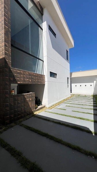 Casa em condomínio com piscina e área de lazer: 4ª foto da galeria de imagens do imóvel