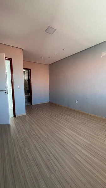 Casa em condomínio com piscina e área de lazer: 10ª foto da galeria de imagens do imóvel