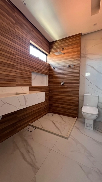 Casa em condomínio com piscina e área de lazer: 5ª foto da galeria de imagens do imóvel