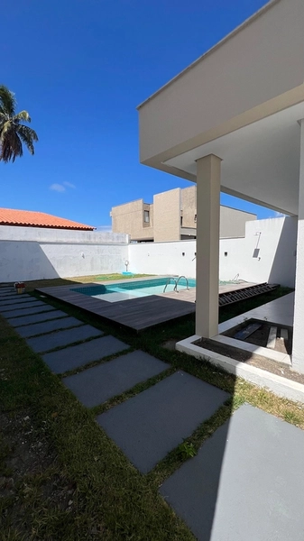 Casa em condomínio com piscina e área de lazer: 8ª foto da galeria de imagens do imóvel