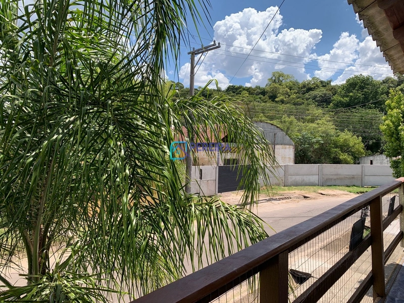 Casa no Centro com 02 dormitórios: 2ª foto da galeria de imagens do imóvel