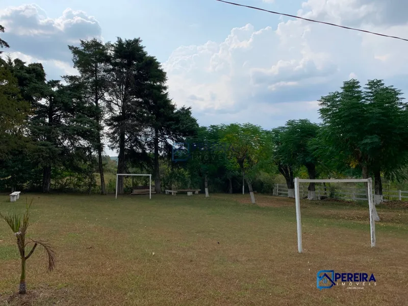 Chácara com campo de futebol: 2ª foto da galeria de imagens do imóvel