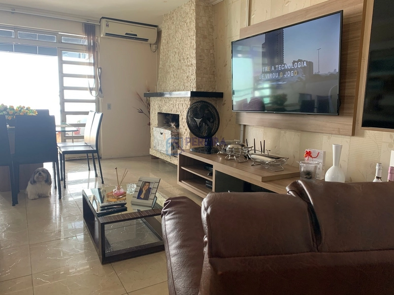 Casa no centro com 3 dormitórios: 10ª foto da galeria de imagens do imóvel