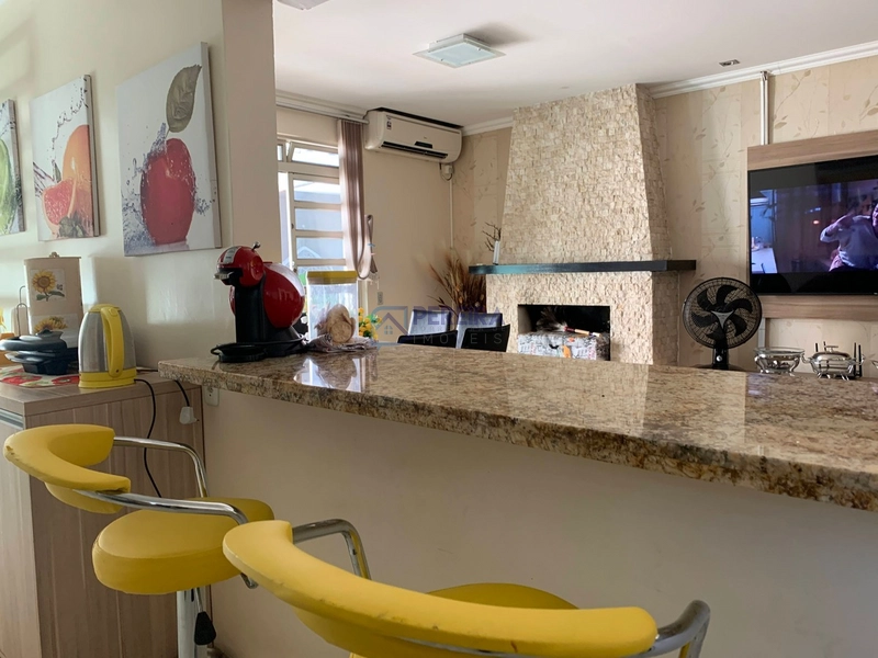 Casa no centro com 3 dormitórios: 3ª foto da galeria de imagens do imóvel
