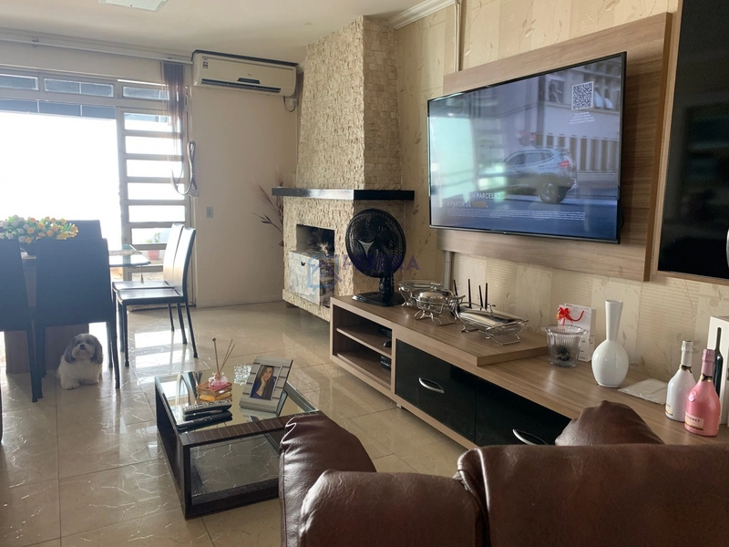 Casa no centro com 3 dormitórios: 9ª foto da galeria de imagens do imóvel