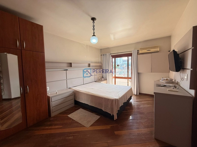 Casa central de 03 dormitórios: 8ª foto da galeria de imagens do imóvel