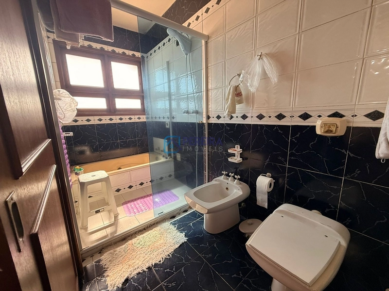 Casa central de 03 dormitórios: 6ª foto da galeria de imagens do imóvel