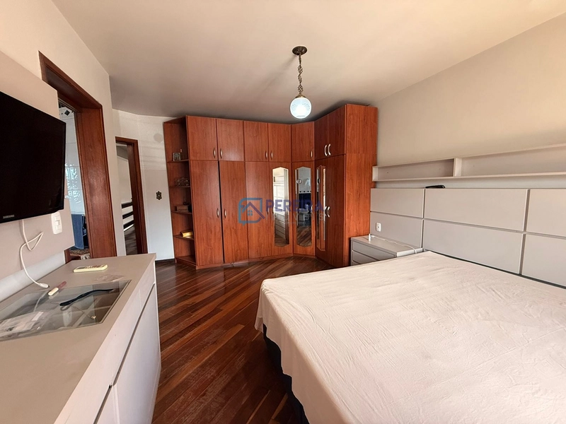 Casa central de 03 dormitórios: 5ª foto da galeria de imagens do imóvel