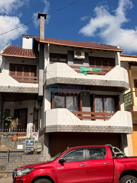 Casa central de 03 dormitórios: 1ª foto da galeria de imagens do imóvel