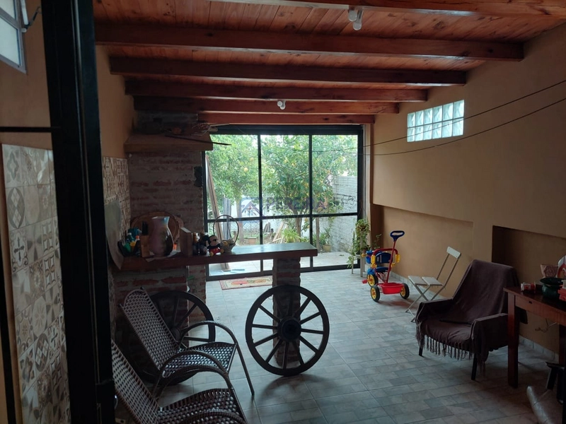 Casa com 03 dormitórios: 7ª foto da galeria de imagens do imóvel