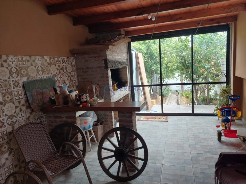 Casa com 03 dormitórios: 6ª foto da galeria de imagens do imóvel