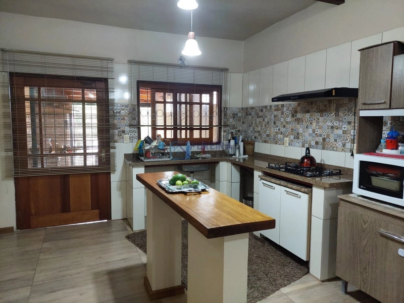 Casa com 03 dormitórios: 9ª foto da galeria de imagens do imóvel