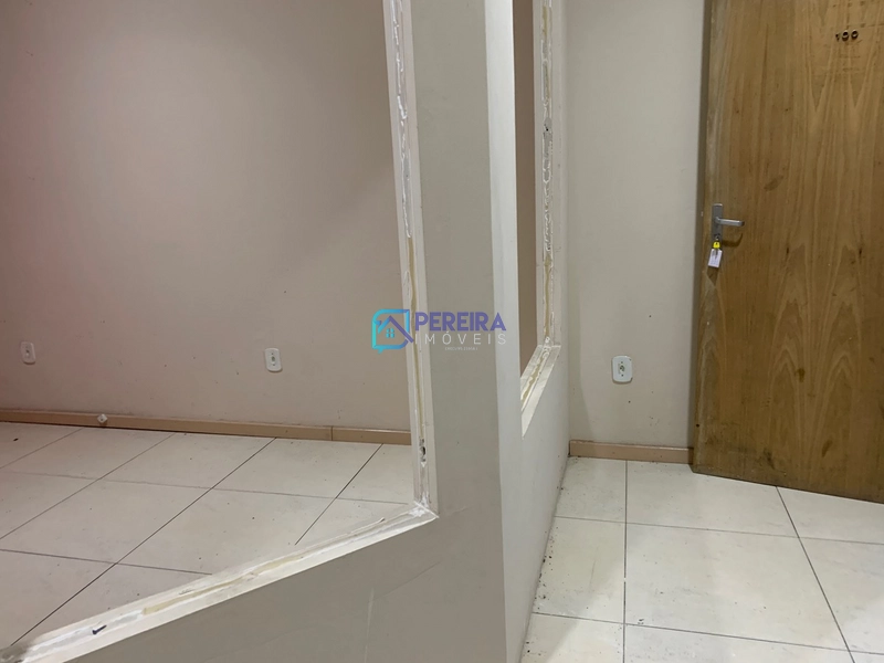 Sala comercial no centro: 4ª foto da galeria de imagens do imóvel