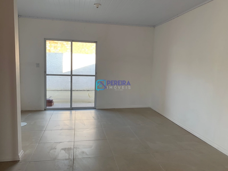 Casa de 02 dormitórios: 2ª foto da galeria de imagens do imóvel