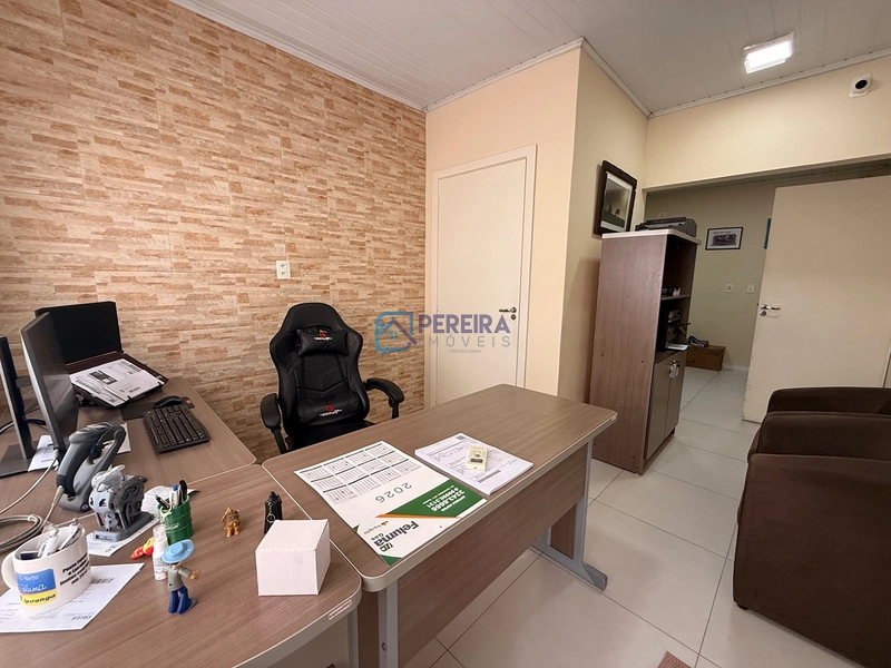 Casa no centro com 02 dormitórios: 21ª foto da galeria de imagens do imóvel