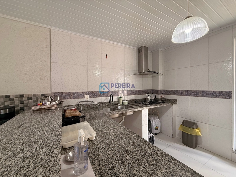 Casa no centro com 02 dormitórios: 4ª foto da galeria de imagens do imóvel