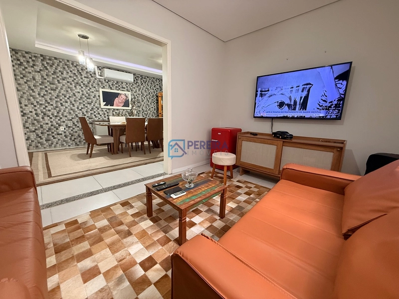 Casa no centro com 02 dormitórios: 13ª foto da galeria de imagens do imóvel