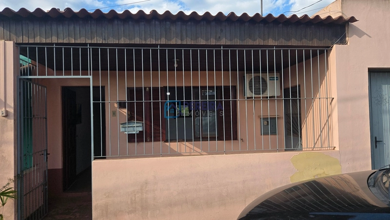Casa 02 dormitórios no bairro Jardins.: 1ª foto da galeria de imagens do imóvel