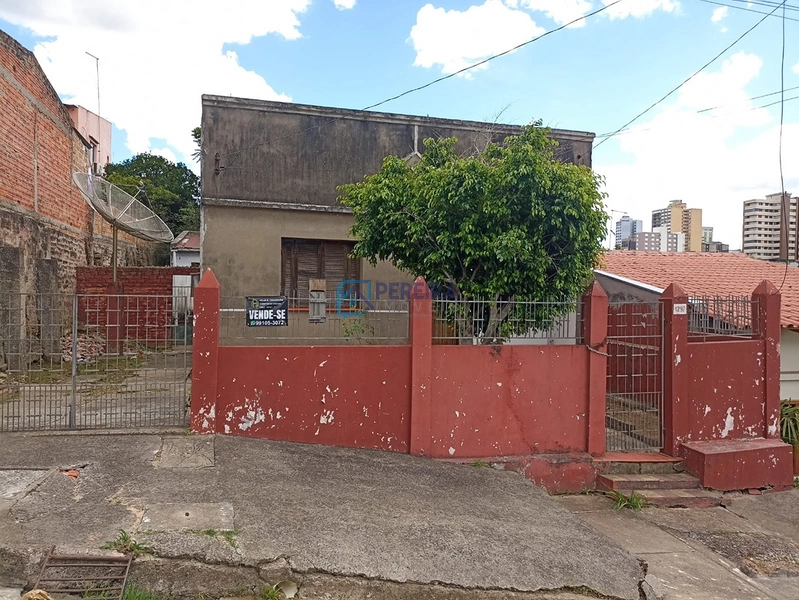 Casa no centro com 02 dormitórios. OPORTUNIDADE.: 2ª foto da galeria de imagens do imóvel