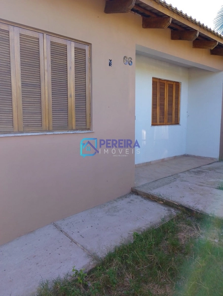 Casa com 02 dormitórios: 2ª foto da galeria de imagens do imóvel