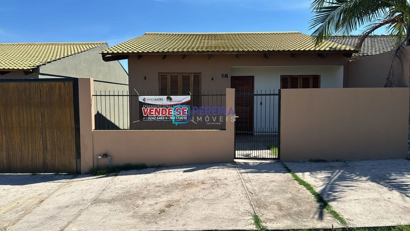 Casa com 02 dormitórios: 1ª foto da galeria de imagens do imóvel