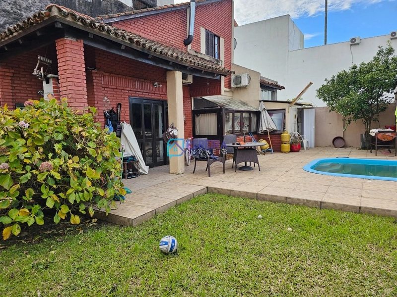 Casa de 04 dormitórios no centro: 5ª foto da galeria de imagens do imóvel