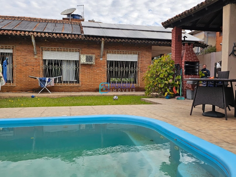 Casa de 04 dormitórios no centro: 2ª foto da galeria de imagens do imóvel