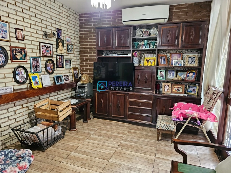Casa de 04 dormitórios no centro: 23ª foto da galeria de imagens do imóvel