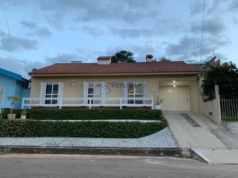 Excelente casa com 03 dormitórios no bairro Umbu.: 1ª foto da galeria de imagens do imóvel