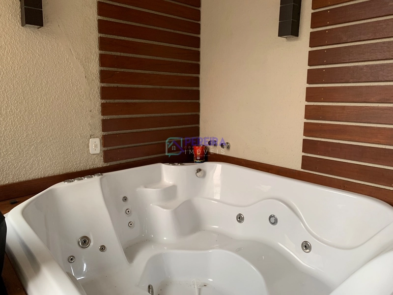 Linda casa de 03 dormitórios no Centro com piscina.: 21ª foto da galeria de imagens do imóvel
