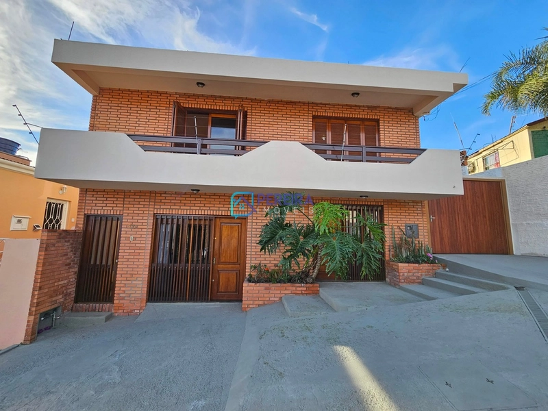 Casa com 05 dormitórios no Centro.: 1ª foto da galeria de imagens do imóvel