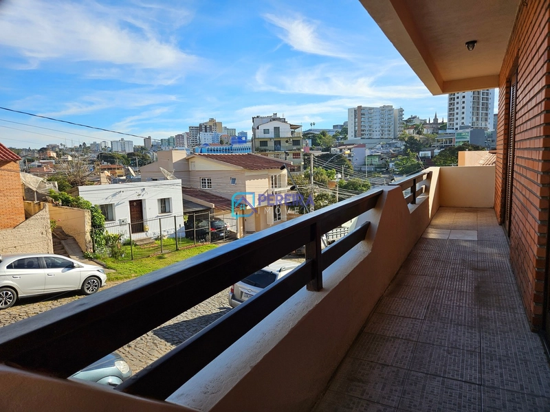 Casa com 05 dormitórios no Centro.: 15ª foto da galeria de imagens do imóvel