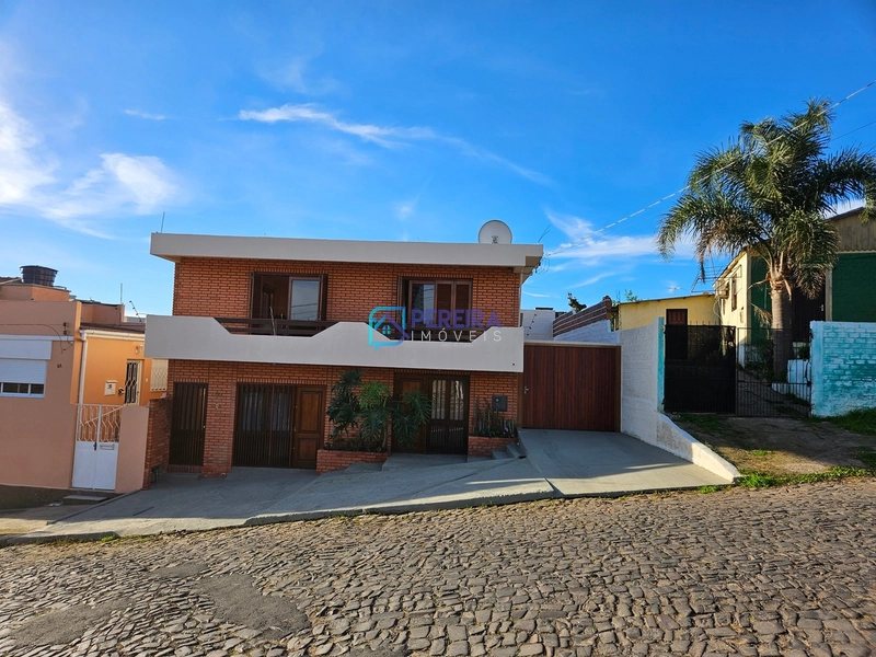 Casa com 05 dormitórios no Centro.: 3ª foto da galeria de imagens do imóvel