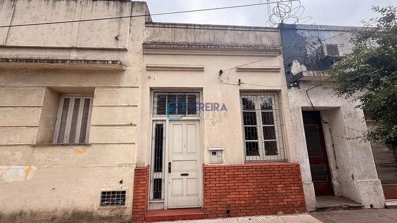 Casa de 02 dormitórios no centro.: 2ª foto da galeria de imagens do imóvel